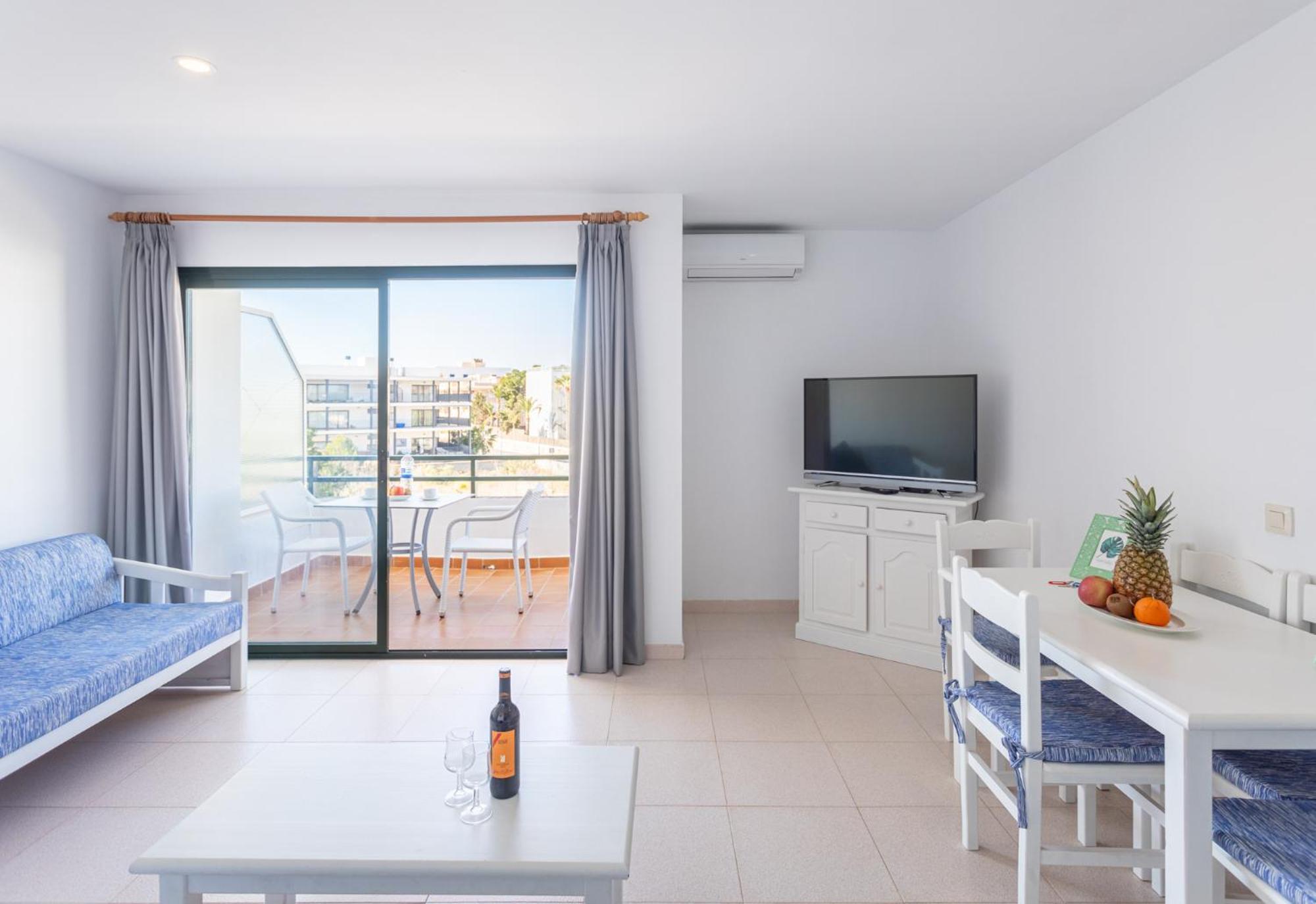 Apartamentos Es Dolc Colonia de Sant Jordi Exterior photo